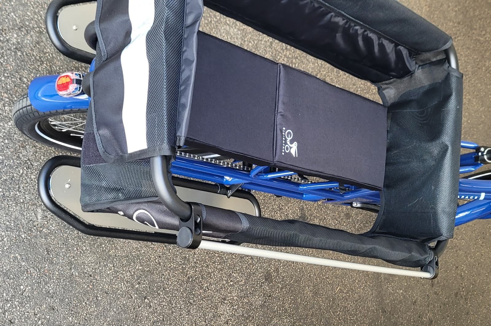 Hand protection for passengers on the Bicicapace Justlong